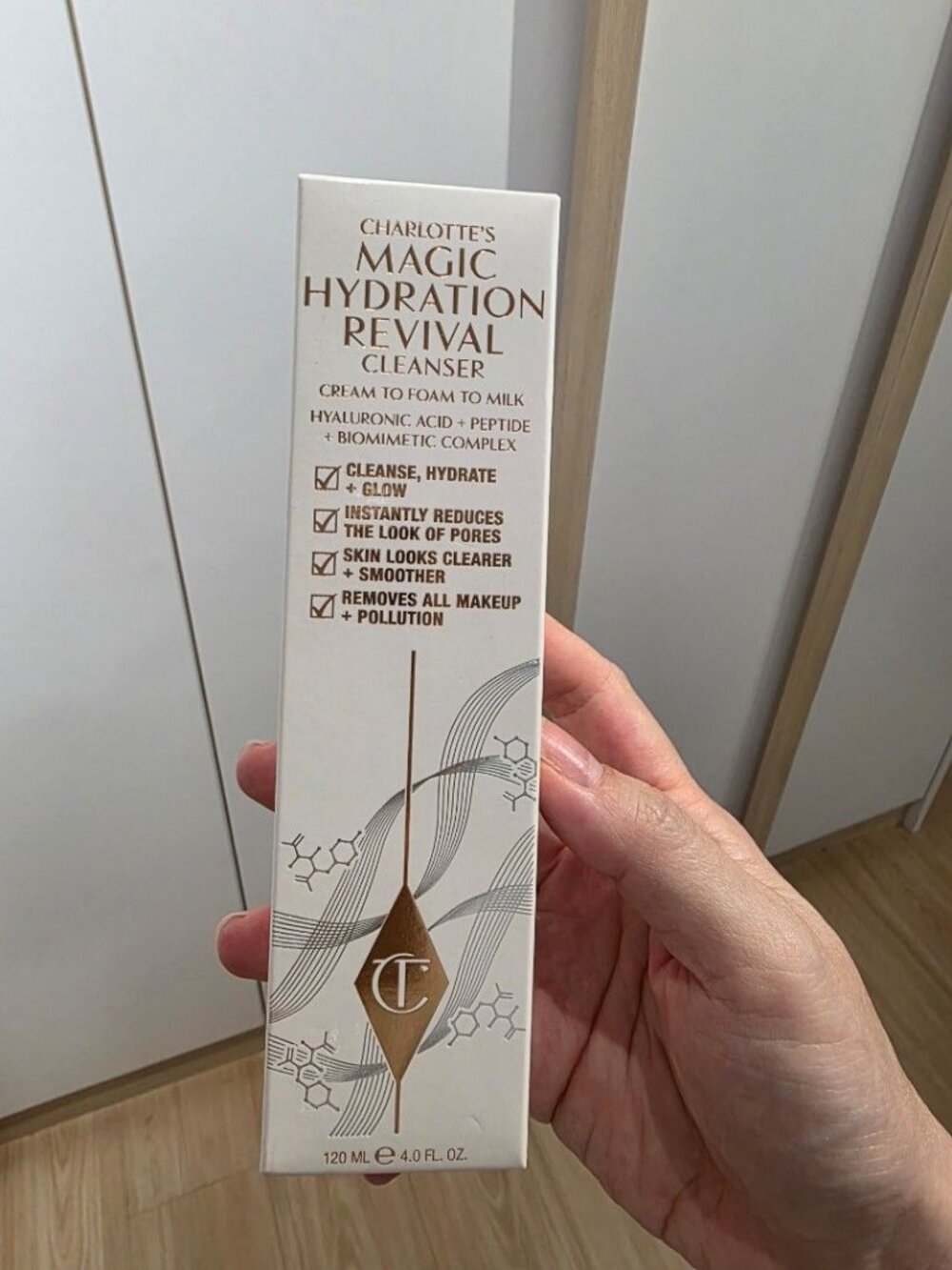 BRAND NEW CHARLOTTE'S MAGIC HYDRATION REVIVAL CLEANSER